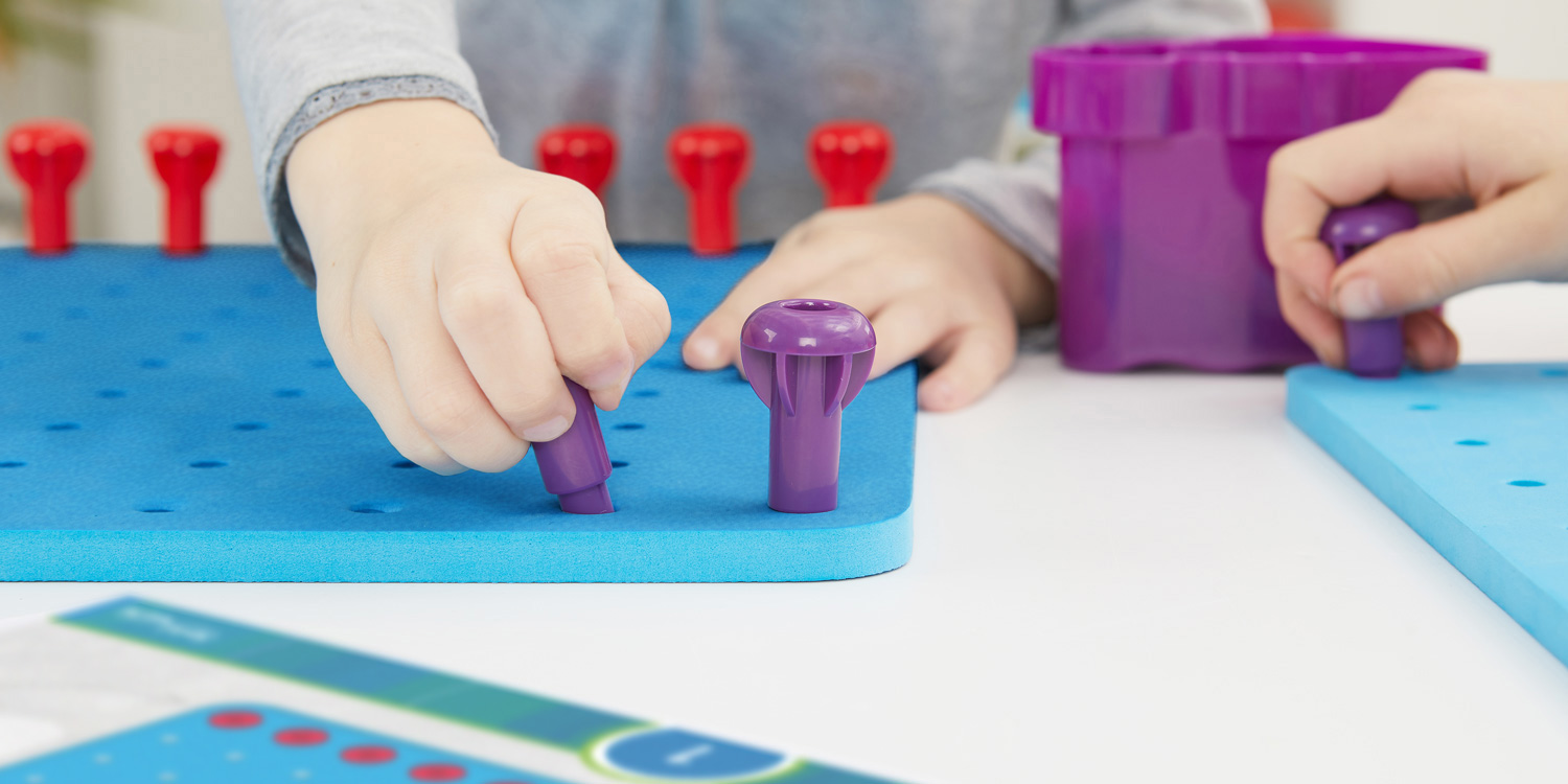 TipTap - Kreatives Lernspiel mit Steckern für Kindergarten, Vorschule, Seniorenheime, Pflegeheime und integrative Einrichtungen
